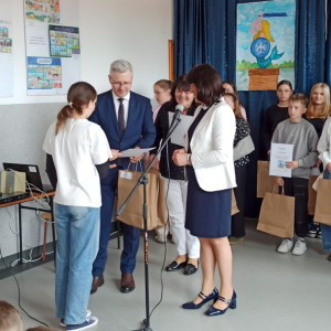  Marysia Lubera odbiera nagrodę za zajęcie II miejsca