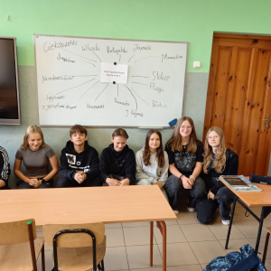 Uczniowie uczestniczą w atrakcyjnych zajęciach z okazji Dnia Języków Obcych